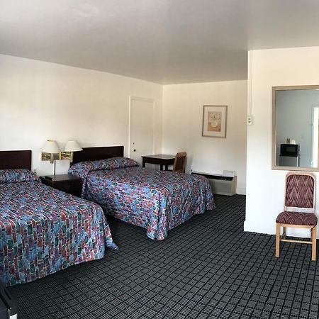 Travel Inn Martinsville Exterior photo