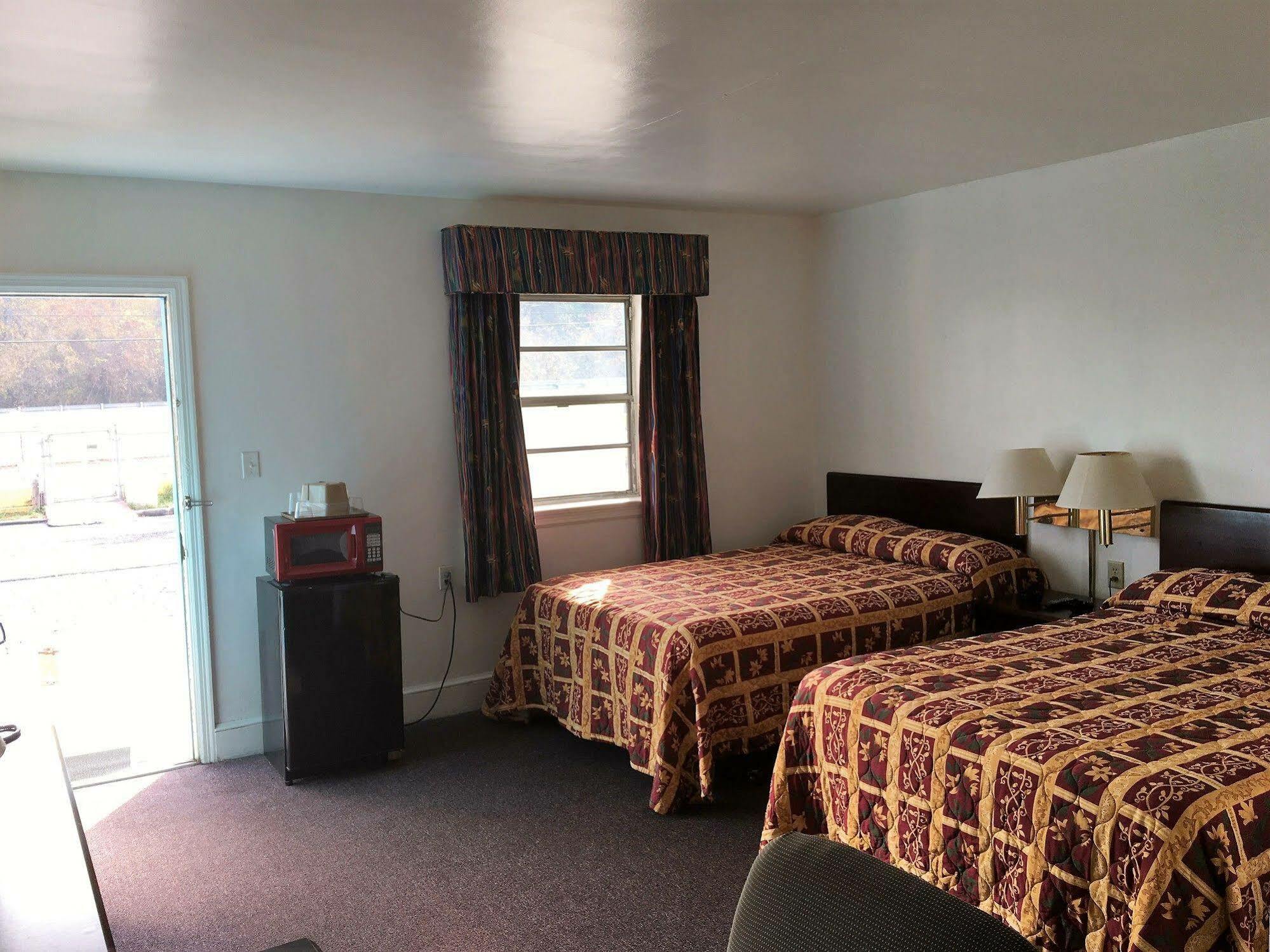 Travel Inn Martinsville Exterior photo