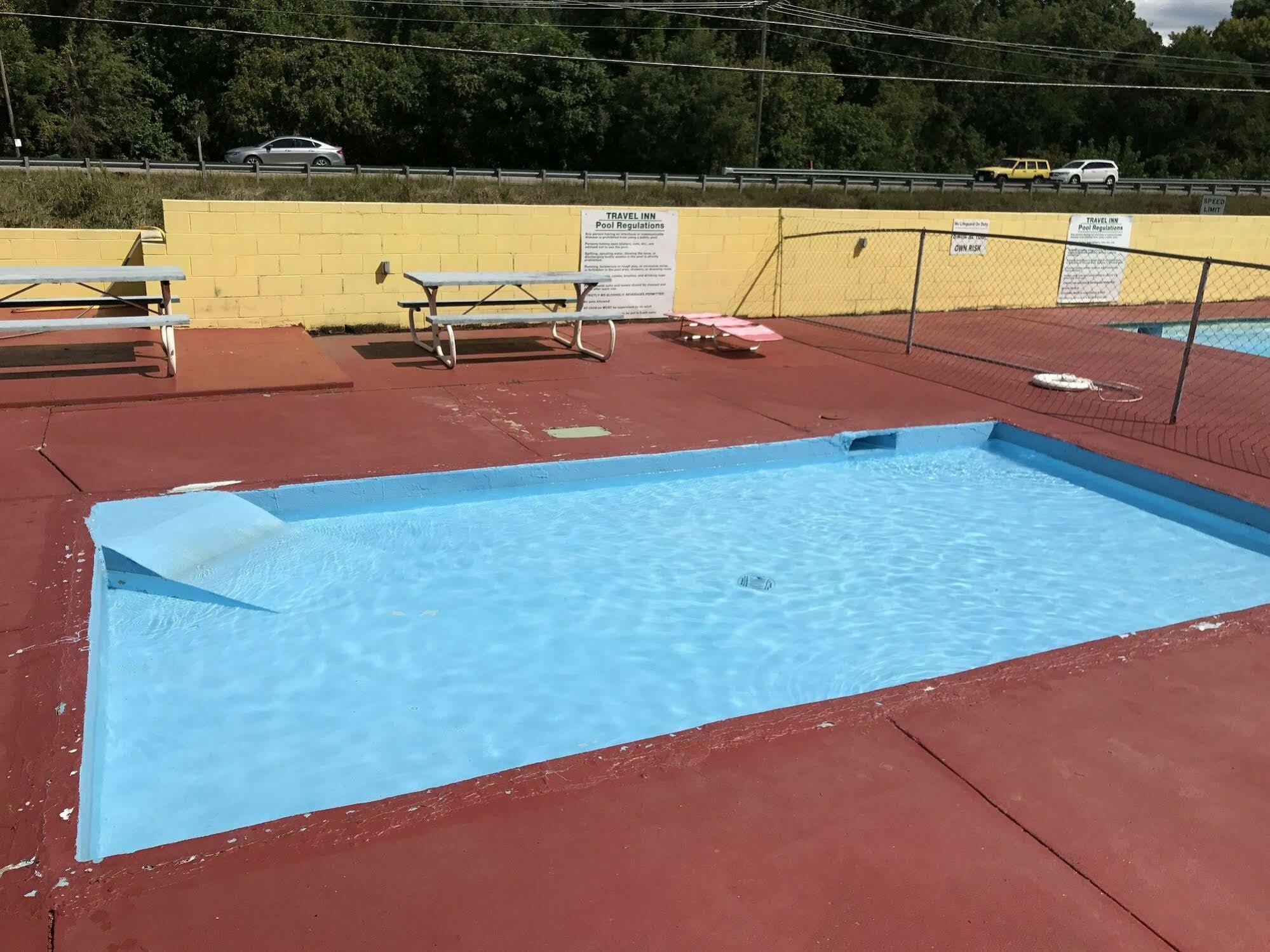 Travel Inn Martinsville Exterior photo